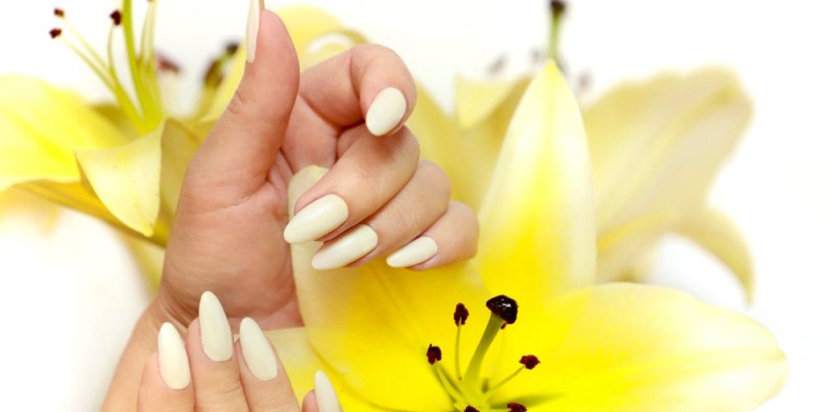 Puter žuti nokti manikir koji osvaja planetu! Žene su oduševljene nijansom - trendi i elegantno u isto vreme