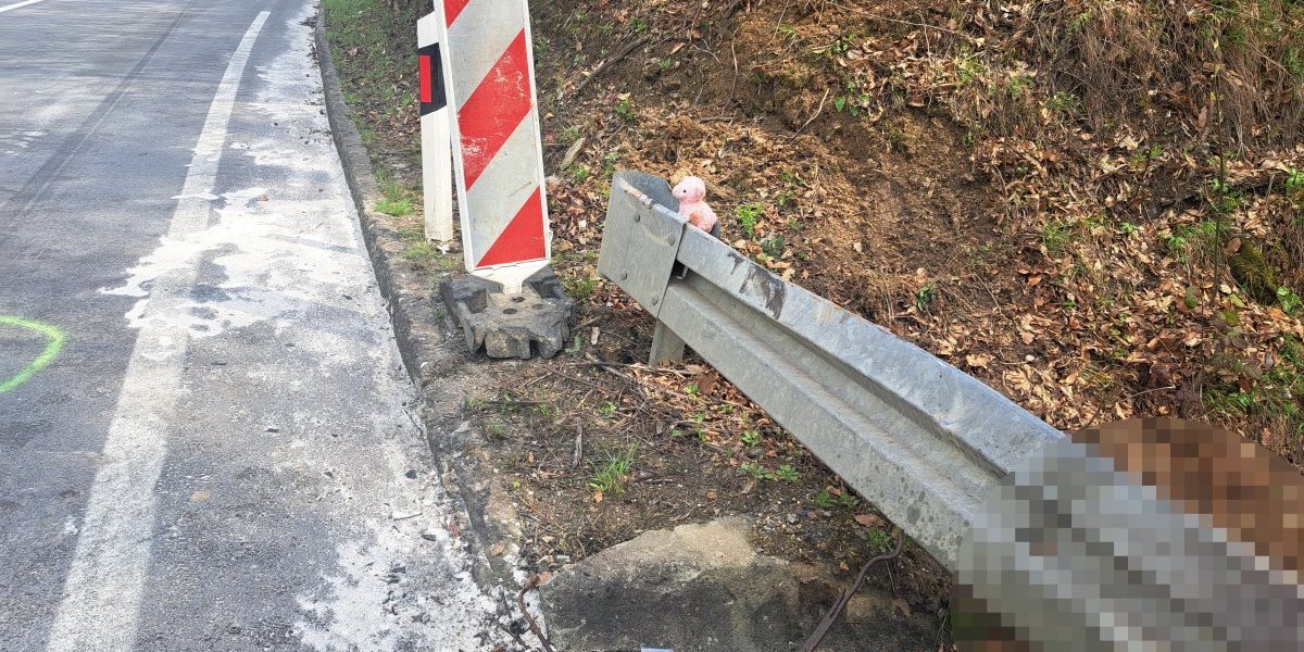 Igračka ispala iz vozila