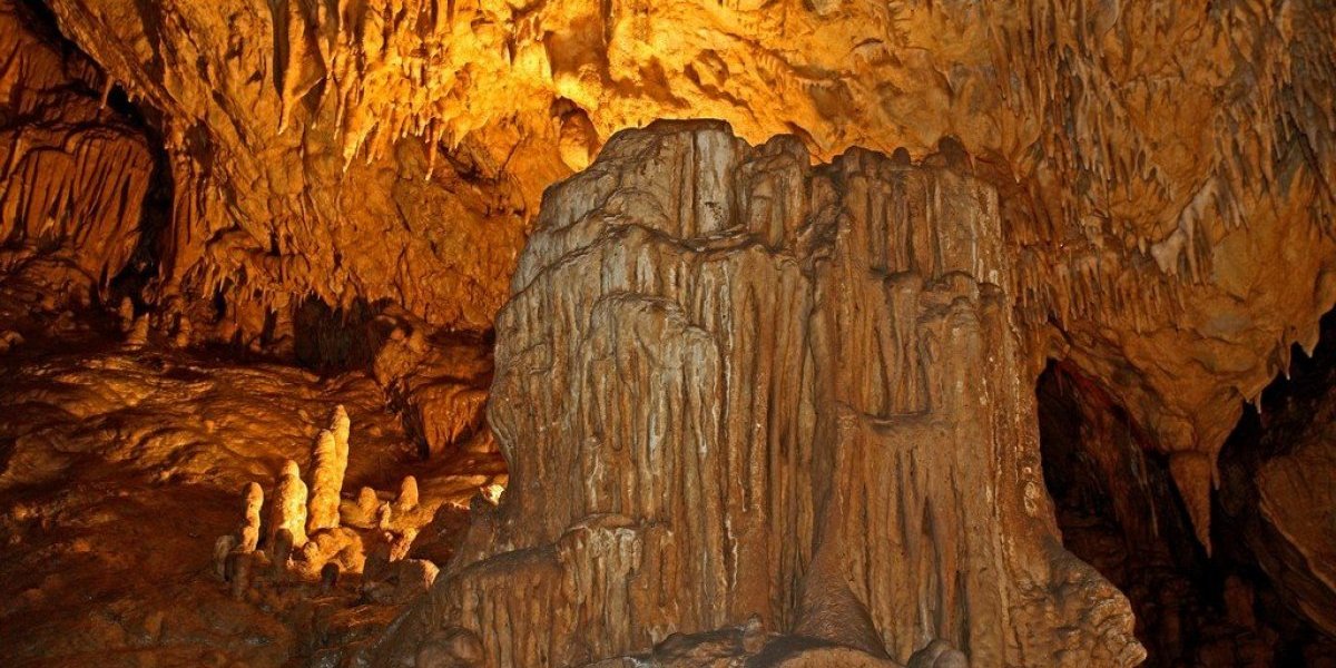 Užička lepotica otvorila nedra! Posetioce prima svaki dan, ali mora da se plati, evo koliko (FOTO)