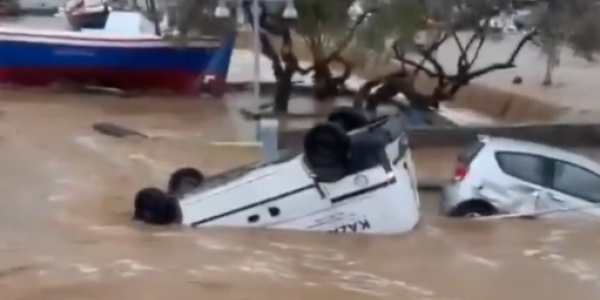 Kataklizma u Grčkoj! Poplavljena poznata letovališta! Bujica nosi automobile, decu ne šalju u škole! (VIDEO)