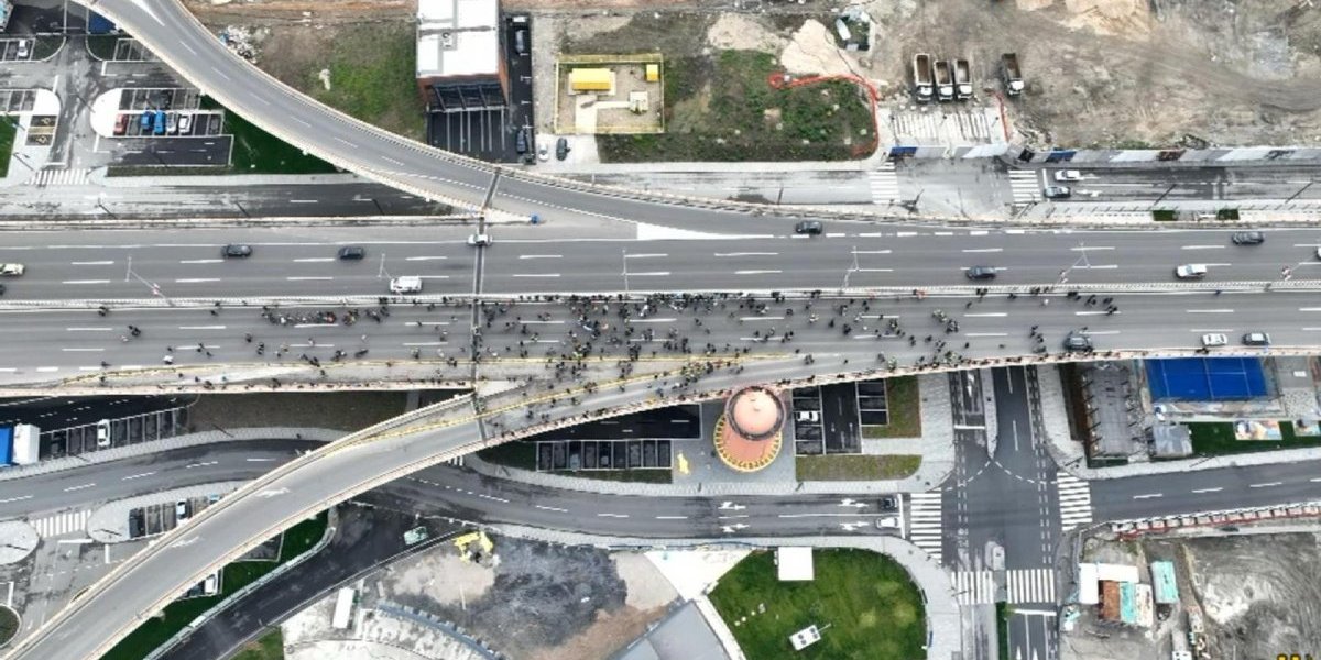 Blokaderi pukli! Propao još jedan protest takozvanih studenata, šačica blokadera zaustavila saobraćaj na Gazeli! (FOTO)