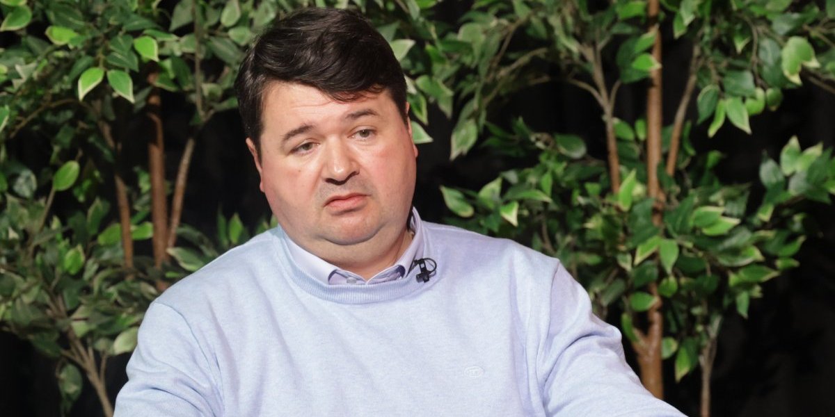 Rektor da podnese ostavku! Profesor Petrov: Fakulteti su zloupotrebljeni u političke svrhe, naneta šteta Univerzitetu! (VIDEO)