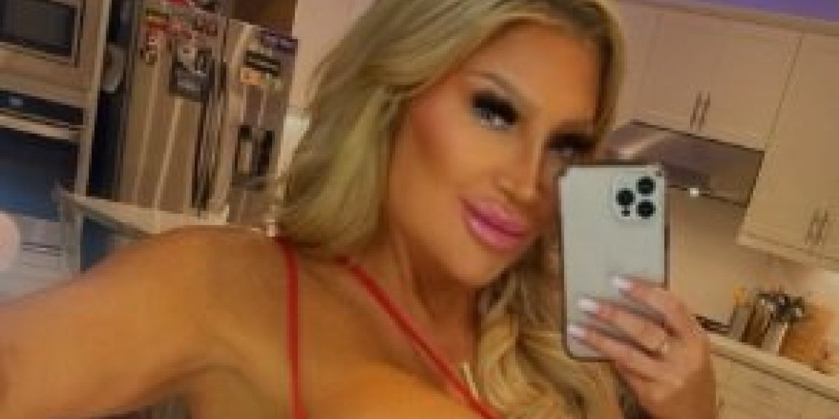 Grudi teške kao automobilska guma! Seksi plavuša je šampionka poprsja, a one i dalje rastu (FOTO)