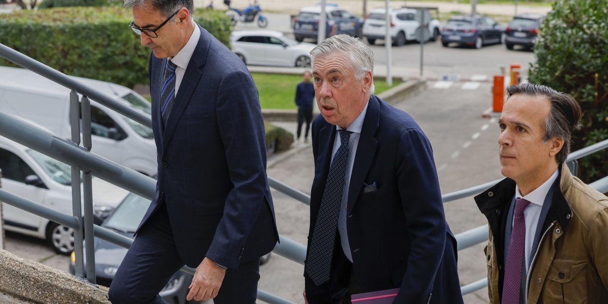 Anćeloti izašao pred sudiju! Objavljene prve slike sa suđenja fudbalskom velikanu! (FOTO)