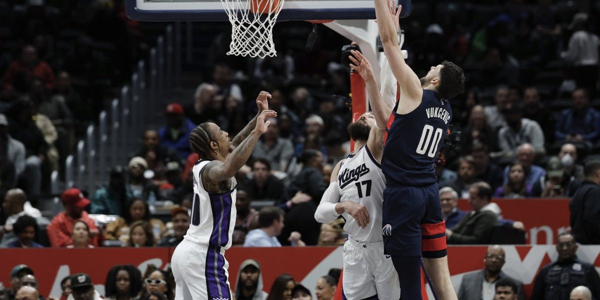 Šta je bilo bre, šta jeeee.. Ne upadaj u frku sa Srbinom, Vukčević umalo prebio Amerikanca (VIDEO)