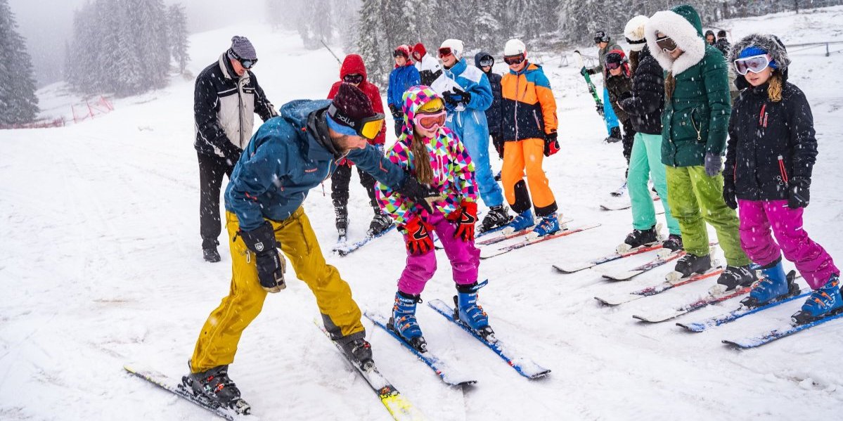 MK Group obezbedila zimovanje za najbolje učenike sa Kosova i Metohije