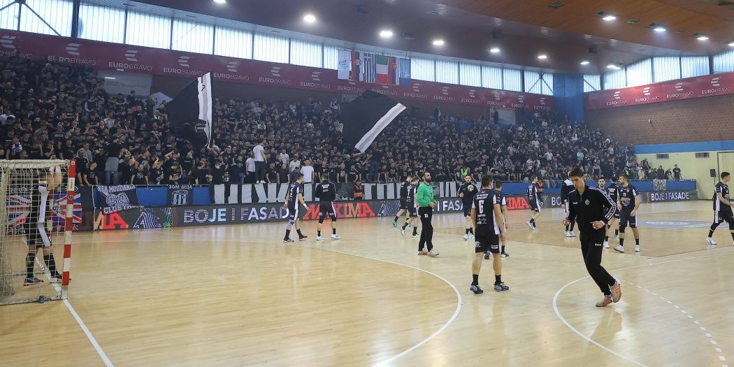 Oštro saopštenje Partizana! Grci su polivali pivom i vukli naše igrače - to nije ugrožavanje bezbednost?!