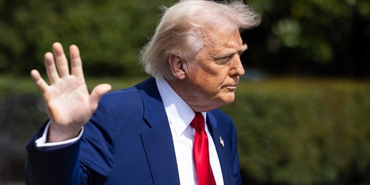 (ŠOK FOTO) Tramp frapirao svet pred početak konklave za izbor novog pape! Je li moguće da je ovo objavio?!