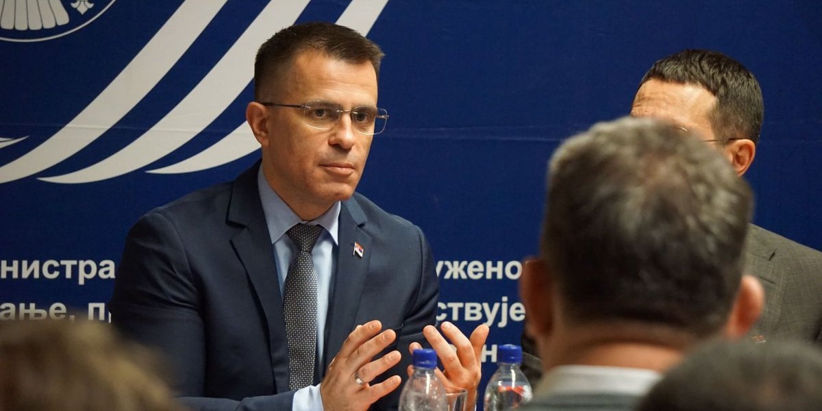 Počeo novi projekat: Đorđe Milićević iz Minhena krenuo u borbu za istinu o srpskom narodu (FOTO)