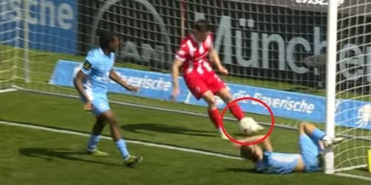 Fudbal ovo ne pamti! Lopta ušla dva metra u gol, a sudija ga nije priznao! (VIDEO)