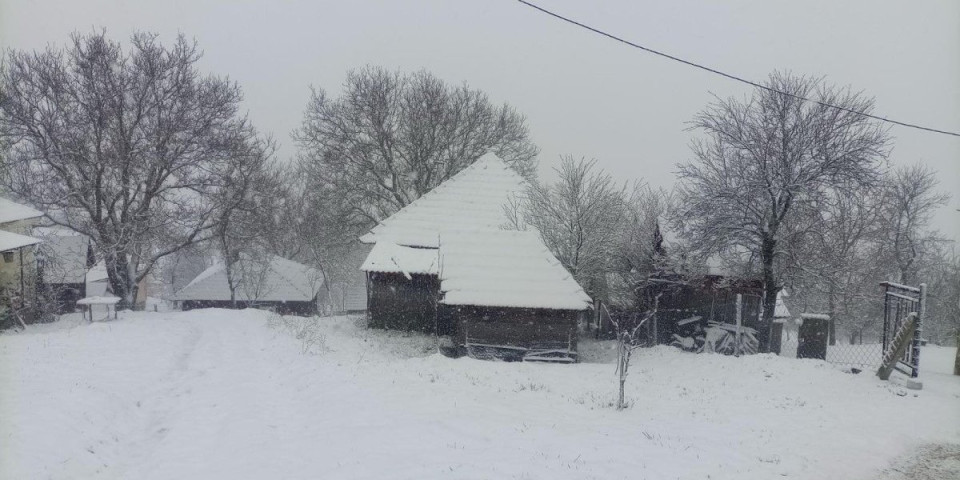 Poranila zima i u regionu: Na ovoj popularnoj planini sneg ne prestaje (VIDEO)