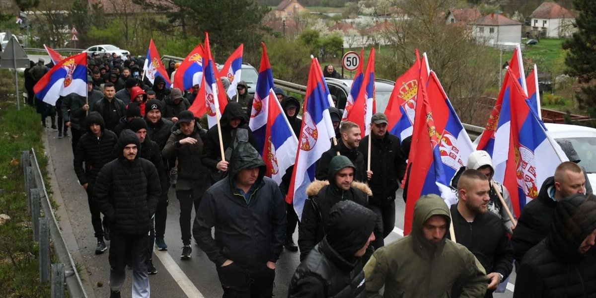 Mećava otežava pešačenje! Srbi sa KiM stigli do Biljanovca! U znak podrške dočekali ih brojni građani (VIDEO)