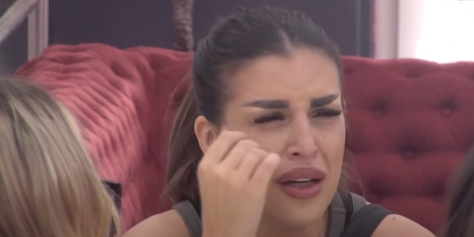 Ena Čolić skrhana bolom - Zbog smrti najvažnije osobe povlači se iz javnosti: "Ne izjavljujte mi saučešće"