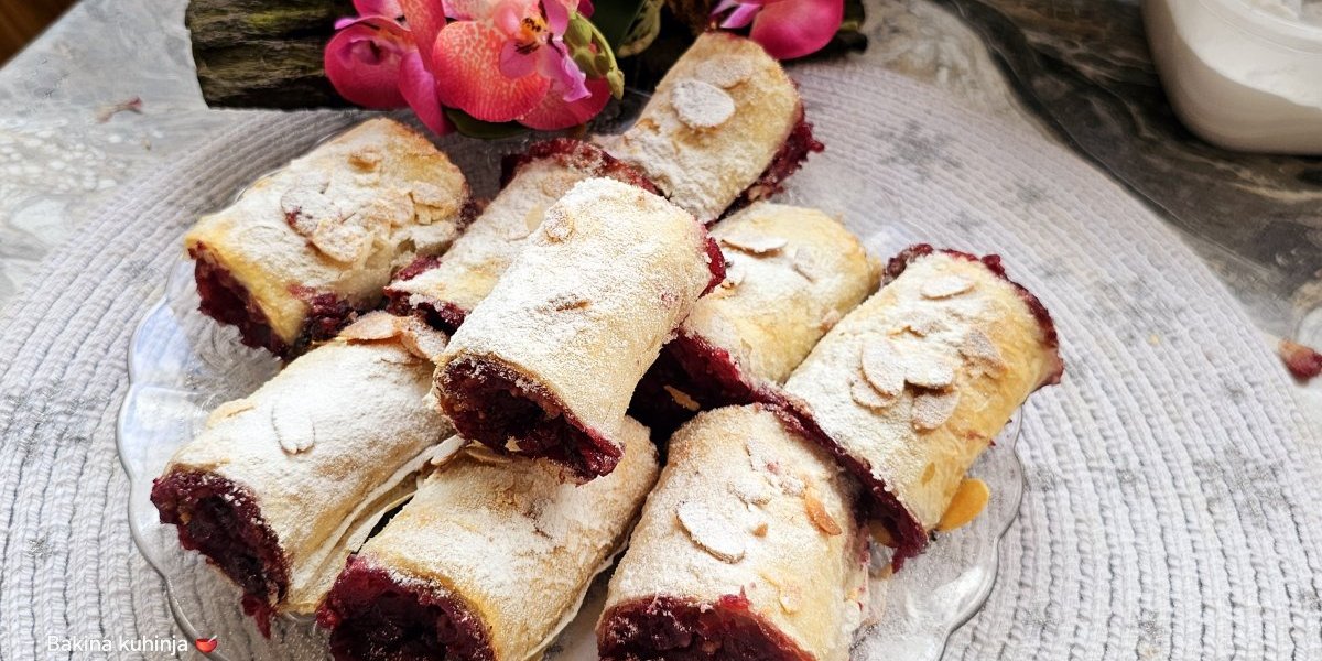 Pita sa višnjama iz bakine kuhinje! Sočna i hrskava - topi se u ustima (VIDEO)