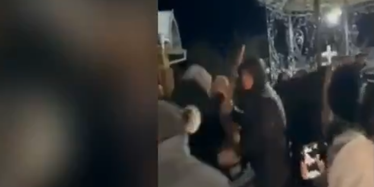 (VIDEO) Horde Zelenskog brutalno napale pravoslavlje! Stravičan snimak iz Ukrajine obišao svet, ovo je monstruozno!