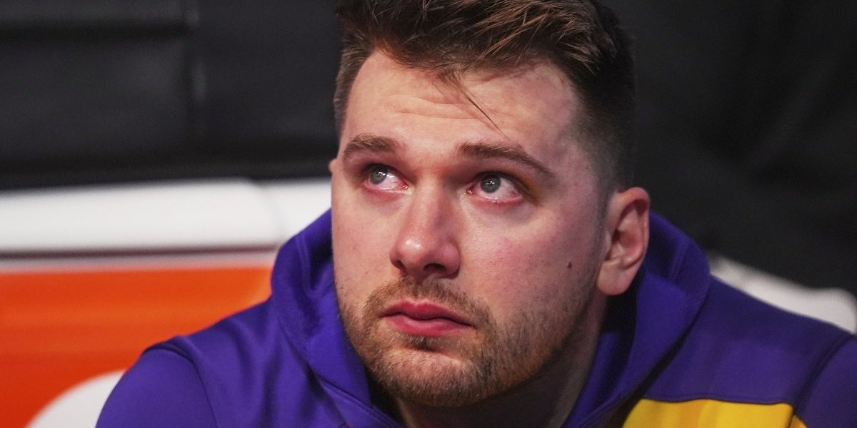 Plače Dončić, plače ceo svet! Luka se slomio u Dalasu, pa razbio Maverikse (VIDEO/FOTO)