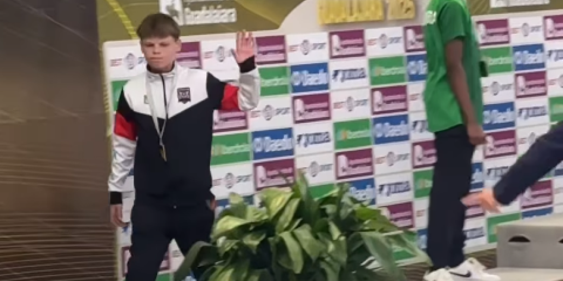 Planeta u šoku! Dečak iz Ukrajine, ima samo 13 godina, odbio da se fotografiše s Rusom (VIDEO)