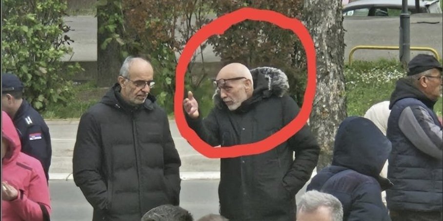 (FOTO) Ovo je jedan od vođa blokadera u Obrenovcu! Osuđivan za prodaju narkotika i nasilničko ponašanje!