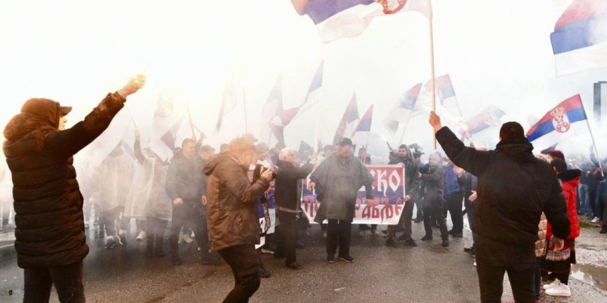 (FOTO) Lazarevčani domaćinski dočekali Srbe sa KiM: Svi danima pratimo vaš put i podvig!