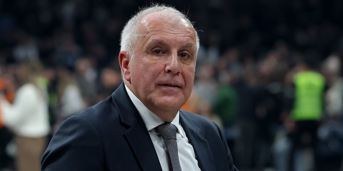 Obradović nije dobio nijedno pitanje na konferenciji! Zahvalio se novinarima, ustao i otišao!