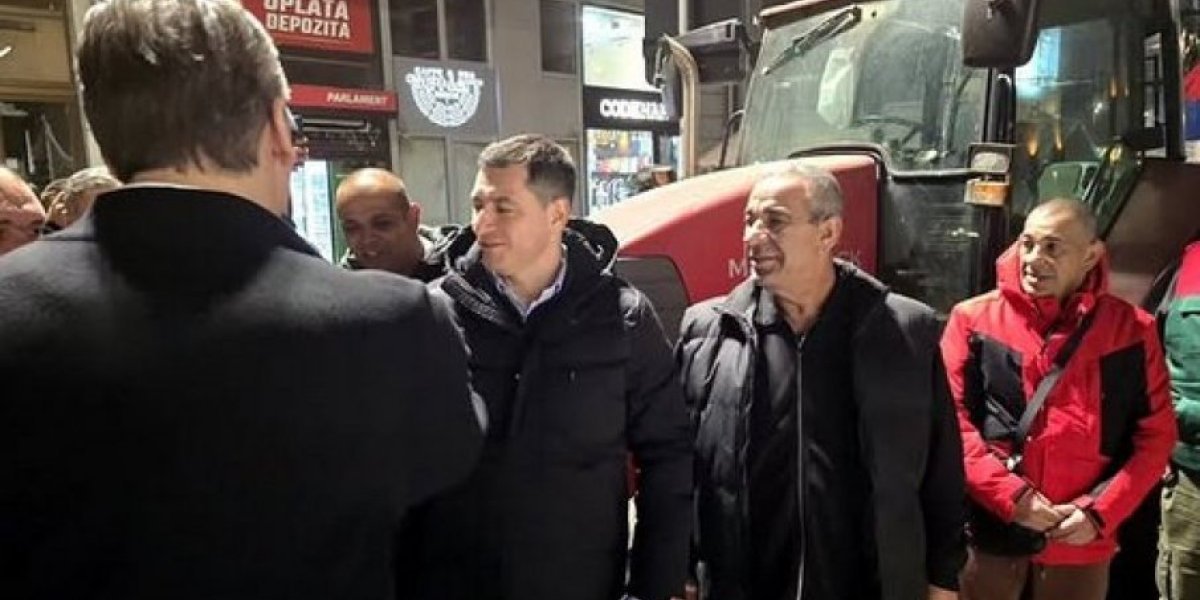 Vučić dočekao traktoriste iz Novog Sada: Stigli u Beograd u dva ujutro (VIDEO)