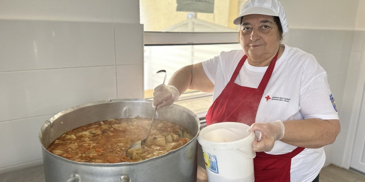 Miroslava je više od 20 godina u "svetoj" misiji! Uz njen topli pogled i lepu reč, ova hrana dobija još lepši ukus (FOTO)