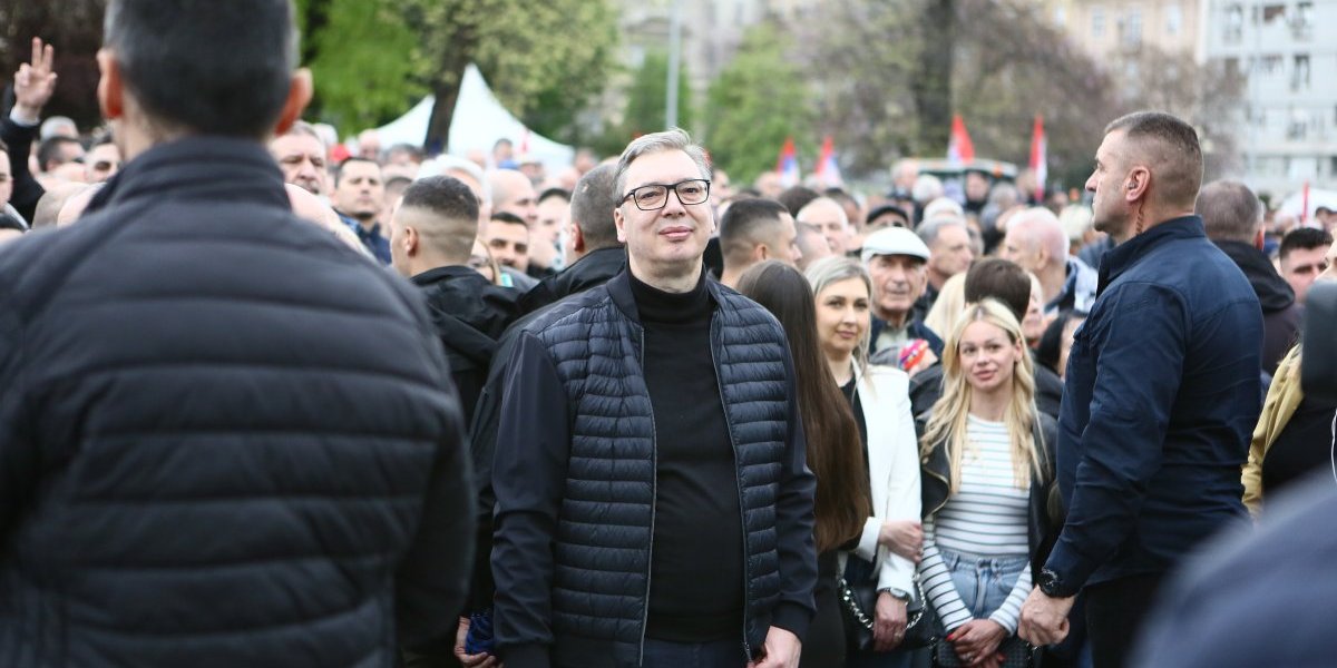 Oglasio se predsednik Vučić: Imao je jasnu poruku za građane! (FOTO)