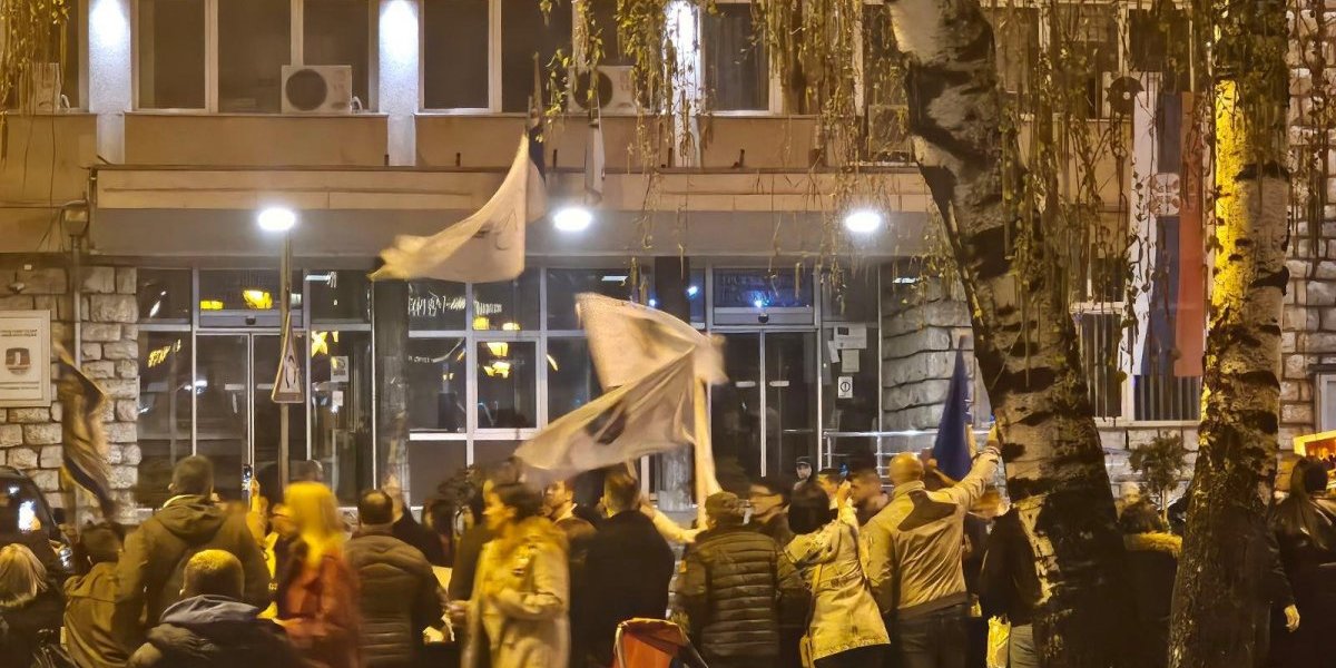 Aida i Oljača otkrili smisao protesta: Srbi su klali po Evropi i činili ratne zločine, ovo što blokaderi rade stvara preduslov za katarzu (VIDEO)