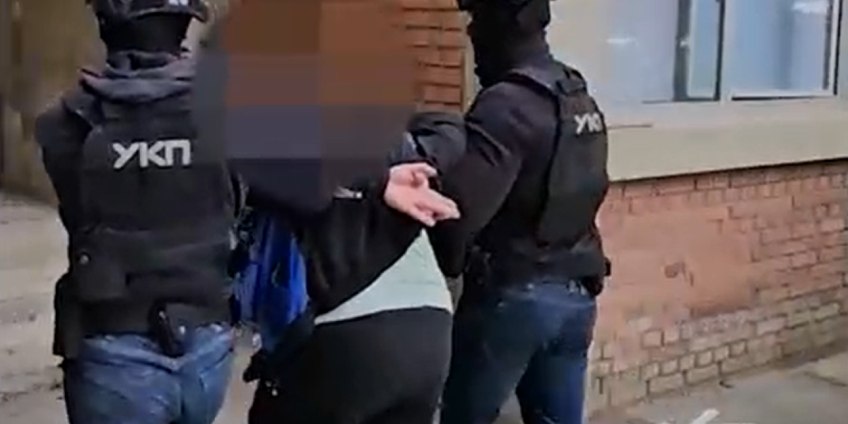 Snimak hapšenja! Ovako su "pali" dileri u Novom Sadu! (VIDEO)