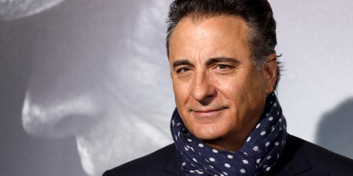 Rođen sa blizancem na ramenu kojeg su hirurški otklonili! Šokantna tajna života ovog glumca koju niko nije znao!