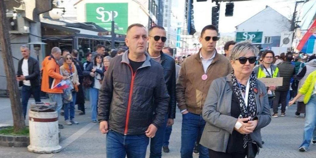 Dekanka u Novom Pazaru! Natalija Jovanović pružila podršku blokaderima! (FOTO)