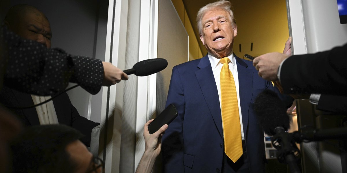 HOROR! Ubio roditelje, pa isplanirao atentat na Trampa! Živeo sa leševima dve nedelje! (FOTO)