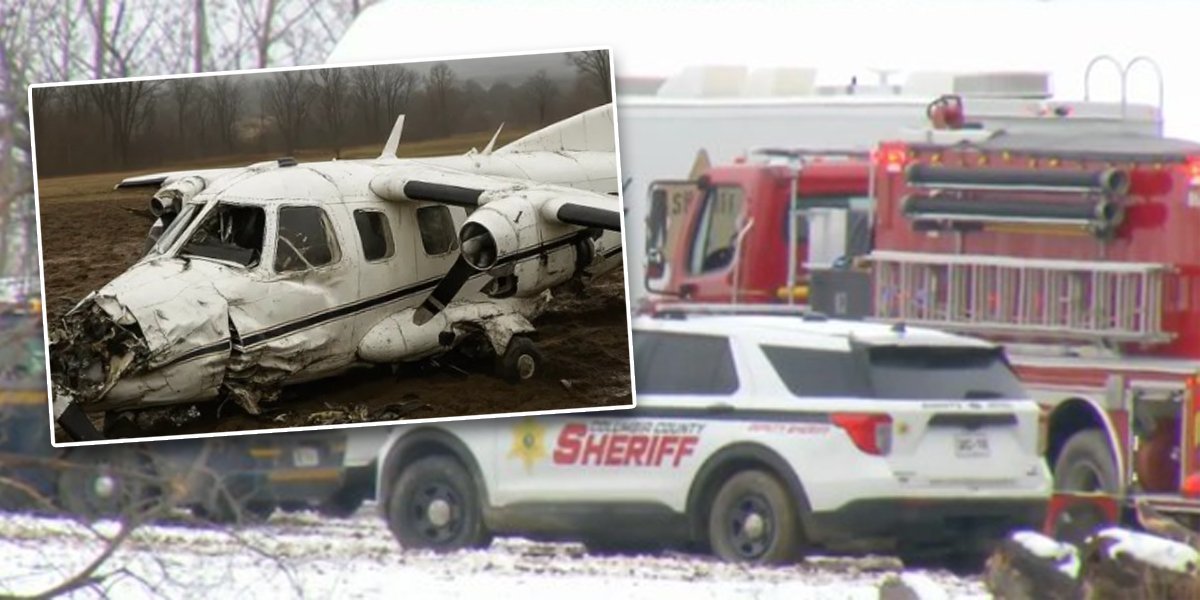 (FOTO) Srušio se avion u Njujorku! Sumnja se da ima žrtava, letelica pala na polje!