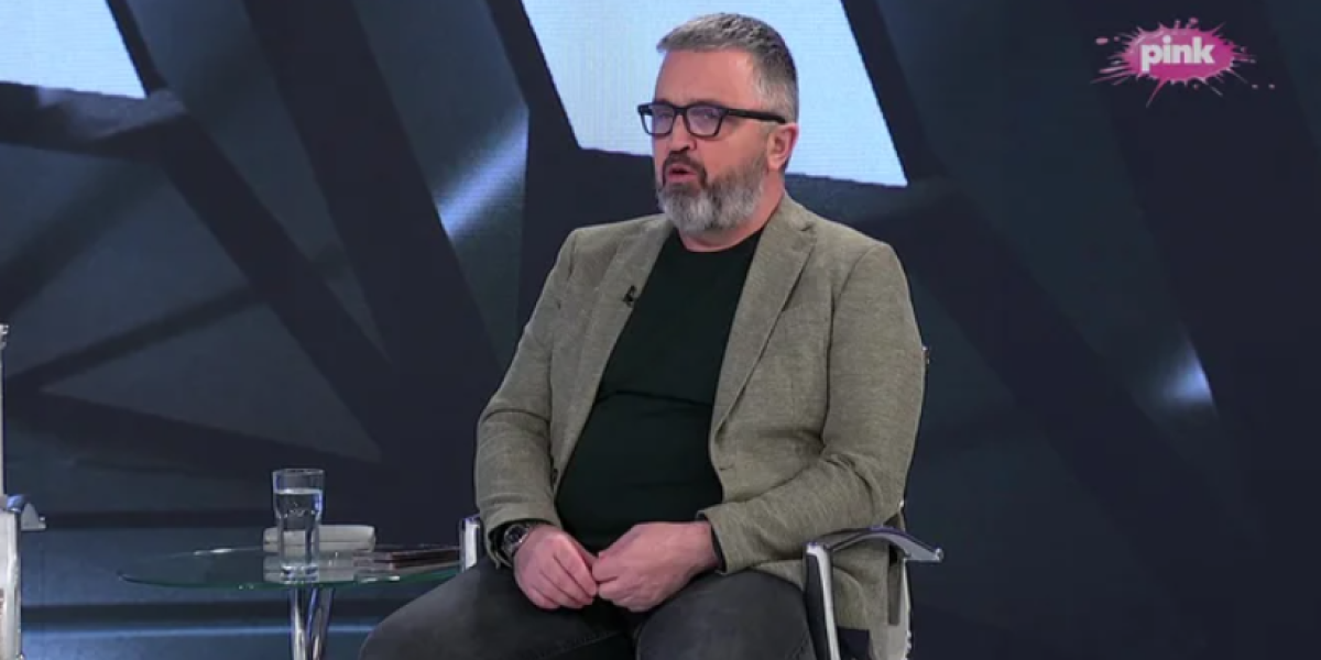 Vučićević u "HIt tvitu": Skupio se narod da pošalje jasnu poruku, a to je da ne damo Srbiju