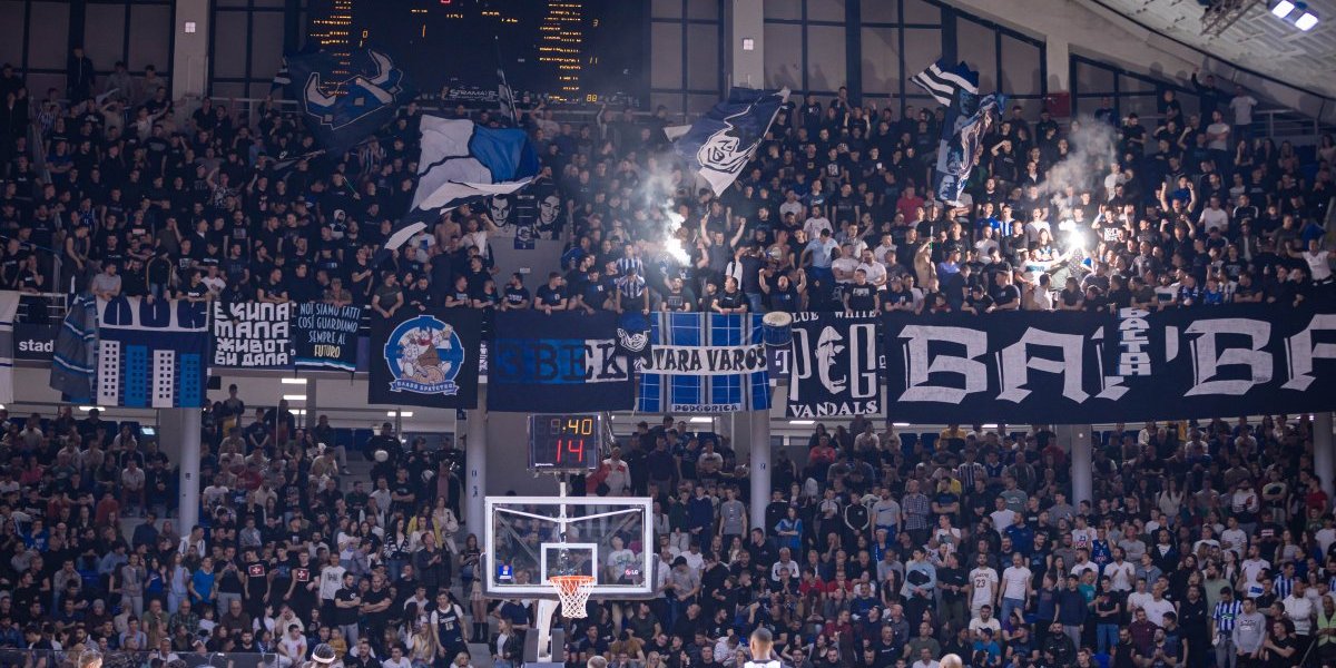 Crnogorci opasno provociraju! Udarili na "grobare": "Svuđe ga pratiš, a nama u goste nećeš..." (FOTO)