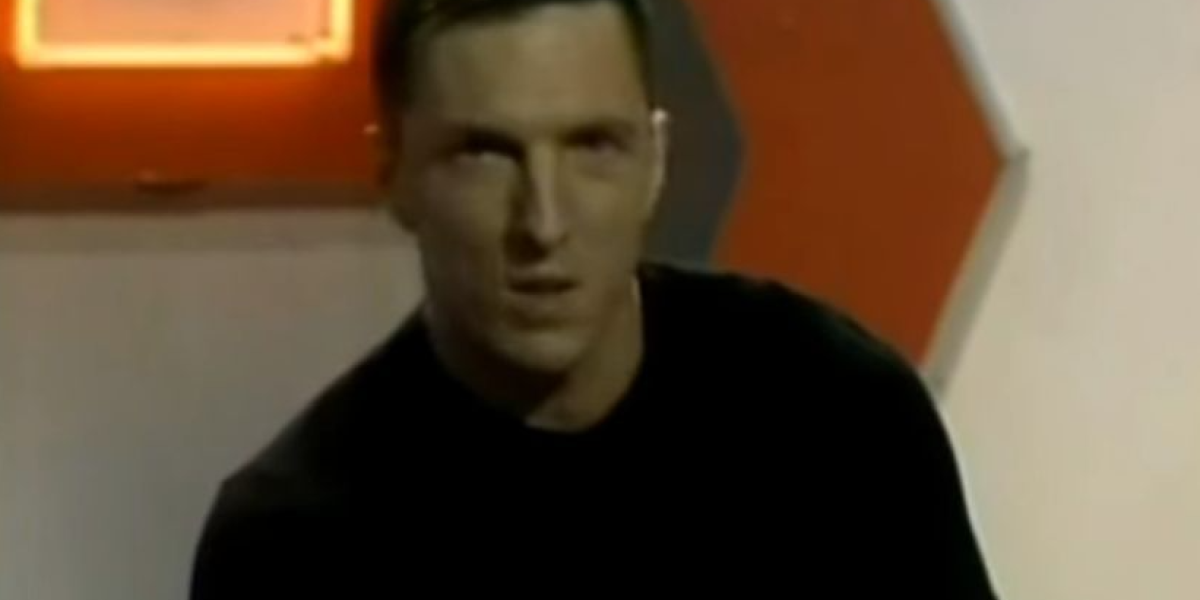 Hit "Tebi moja mazo" ga vinuo u nebesa! Ovako danas izgleda Srđan M (FOTO)