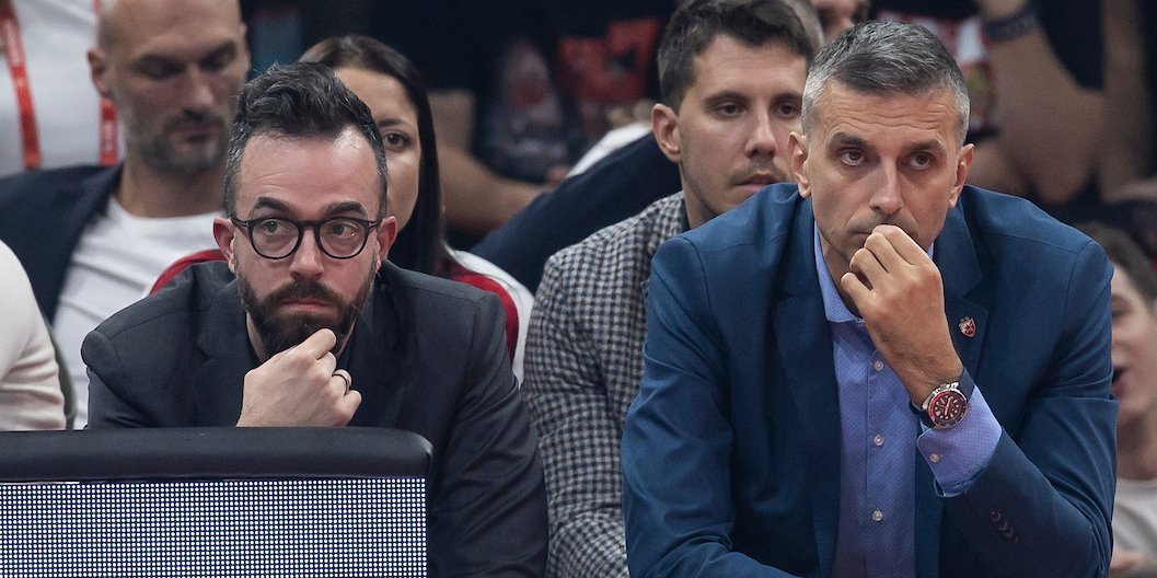 Direktor Zvezde poludeo zbog sudija! Obezbeđenje ga izbacilo iz hale pre produžetka (VIDEO)