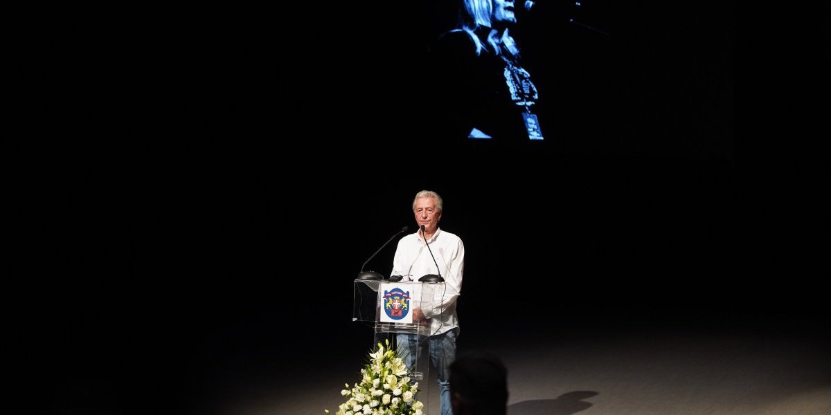 Pijan ženi zapalio odeću! Poznati srpski pevač se našikao, pa napravio neviđeni haos!