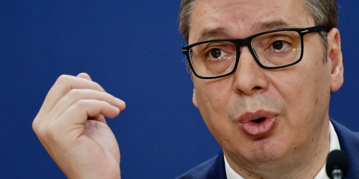 Plata stiže pet dana ranije! Vučić objavio sjajne vesti