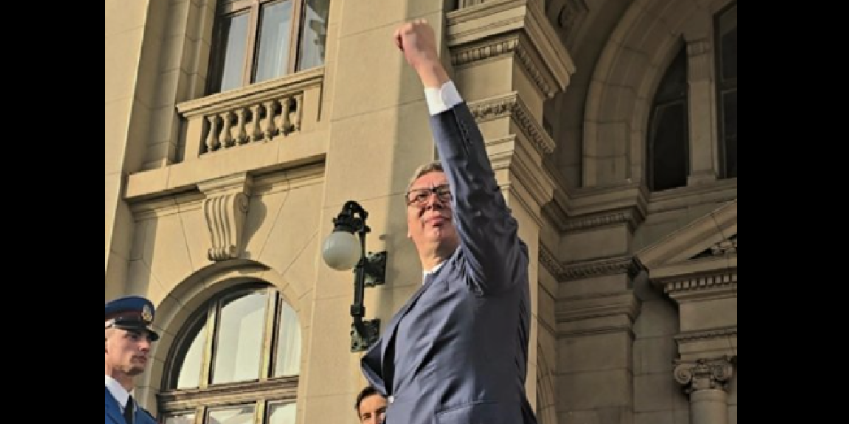 Moćan prizor! Narod ovacijama dočekao Vučića ispred Skupštine Srbije! (VIDEO)