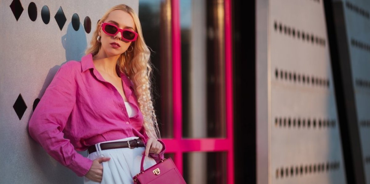 Devedesete se vraćaju na velika vrata: Ova košulja je novi hit među influenserima (FOTO)