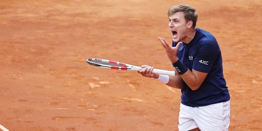 Međedović pao u Rimu već na startu! Eliminisao ga teniser za kog niko nije čuo!