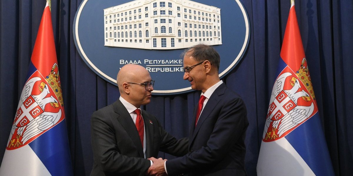 Macut preuzeo od Vučevića dužnost predsednika Vlade Srbije