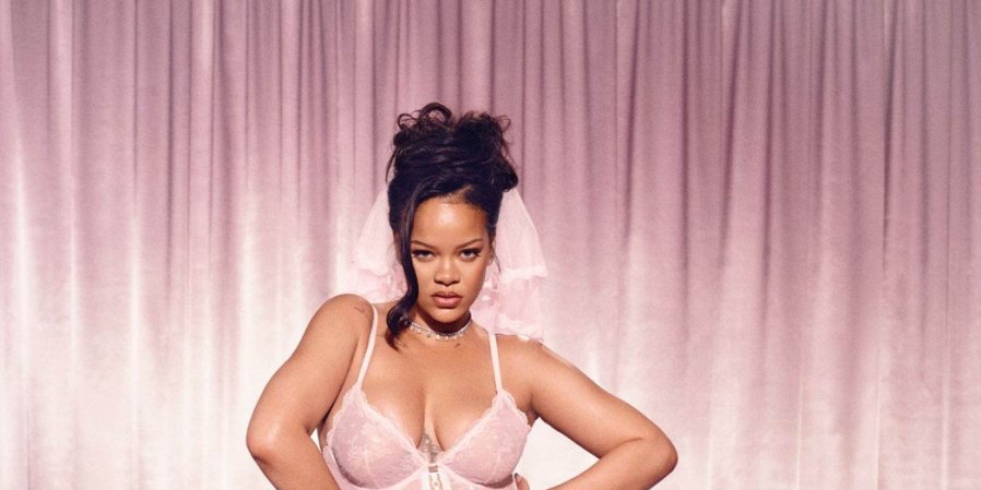 Rijana zgodnija nego ikad! Pokazala obline u donjem vešu - pevačica zapalila internet (FOTO)