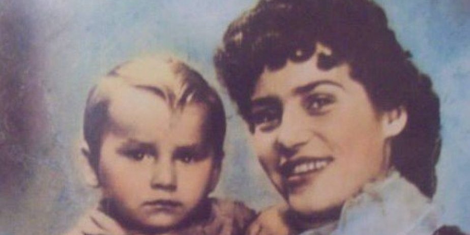 Spavala sa nastavnikom, izgubila dvoje dece, imala operaciju na otvorenom srcu! Devojčica sa slike danas je velika zvezda!