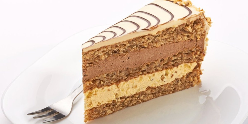 Pesak torta bez pečenja: Kremasta poslastica koja uspeva svima - Savršena za bitne prilike