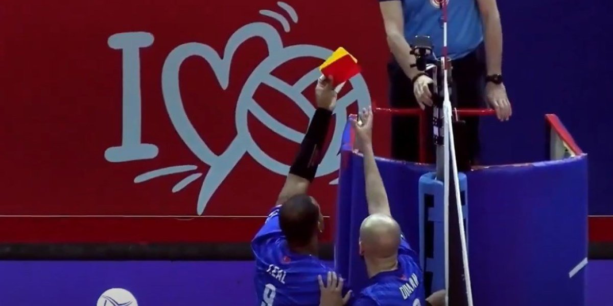 Skandal u Turskoj! Poznati sportista oteo sudiji kartone usred meča, pa napravio šou za pamćenje! (VIDEO)