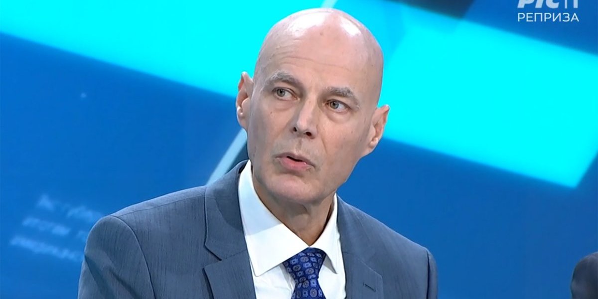 Dekan FDU pokazao pravo lice: Studenti ne mogu da se školuju, ali on može da pravi selfi sa Hrvaticom koja veliča Tuđmana i Oluju (FOTO)