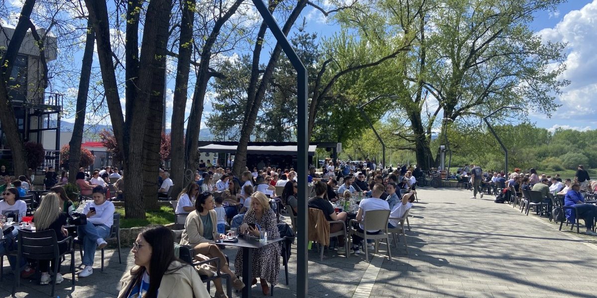 Čačak pun ko oko! Svi se sjatili na ovo mesto (FOTO)