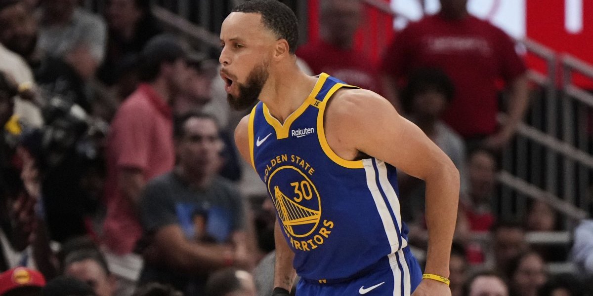 Trojkaaaa! Komenator u ekstazi, navijači trljaju oči, Kari pogodio nemoguć šut (VIDEO)